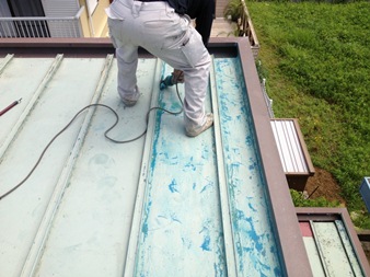 トタン屋根　遮熱塗装
